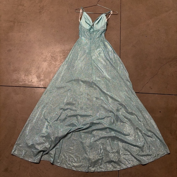 B Darlin Sage Shimmer Prom Gown 1/2 Slit $119 Retail - Picture 4 of 8